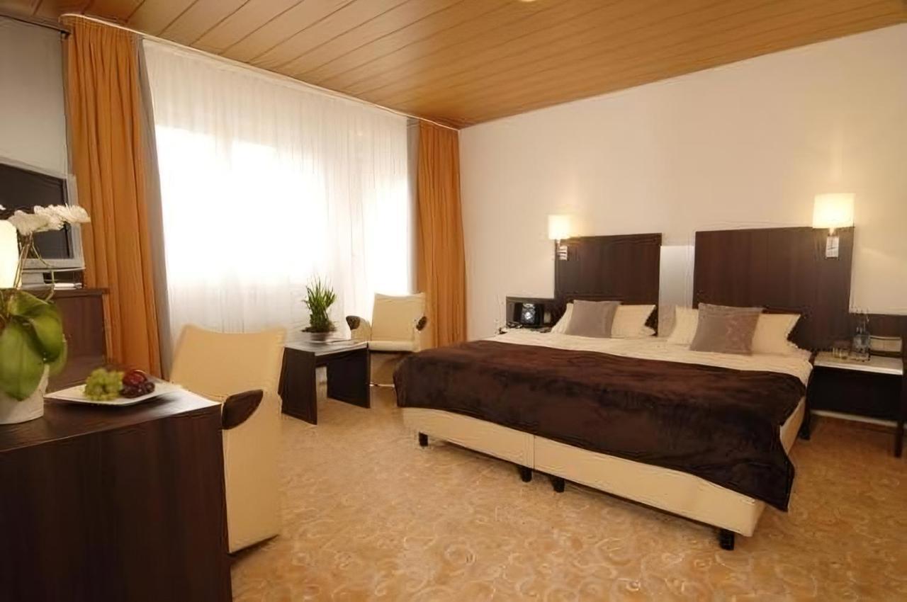 Adler Hotel Garni Όστφιλντερν Εξωτερικό φωτογραφία